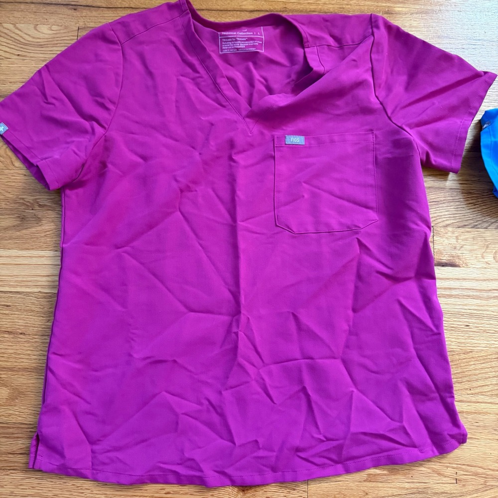 FIGS magenta Size L Catarina One-Pocket Scrub Top